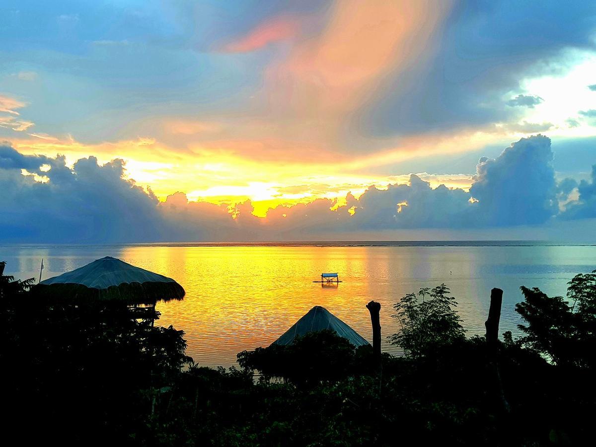 Birdland Beach Club Bolinao Exterior foto